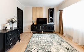 Beautiful And Cozy 2 Bedroom Apartment With Living Room Loft